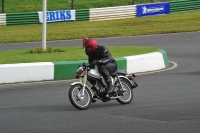 Mallory-park-Leicestershire;Mallory-park-photographs;Motorcycle-action-photographs;classic-bikes;event-digital-images;eventdigitalimages;mallory-park;no-limits-trackday;peter-wileman-photography;vintage-bikes;vintage-motorcycles;vmcc-festival-1000-bikes