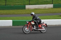 Mallory-park-Leicestershire;Mallory-park-photographs;Motorcycle-action-photographs;classic-bikes;event-digital-images;eventdigitalimages;mallory-park;no-limits-trackday;peter-wileman-photography;vintage-bikes;vintage-motorcycles;vmcc-festival-1000-bikes