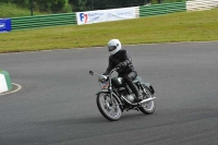 Mallory-park-Leicestershire;Mallory-park-photographs;Motorcycle-action-photographs;classic-bikes;event-digital-images;eventdigitalimages;mallory-park;no-limits-trackday;peter-wileman-photography;vintage-bikes;vintage-motorcycles;vmcc-festival-1000-bikes