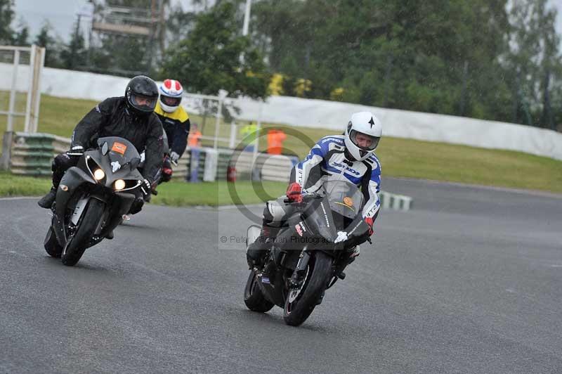 Mallory park Leicestershire;Mallory park photographs;Motorcycle action photographs;classic bikes;event digital images;eventdigitalimages;mallory park;no limits trackday;peter wileman photography;vintage bikes;vintage motorcycles;vmcc festival 1000 bikes