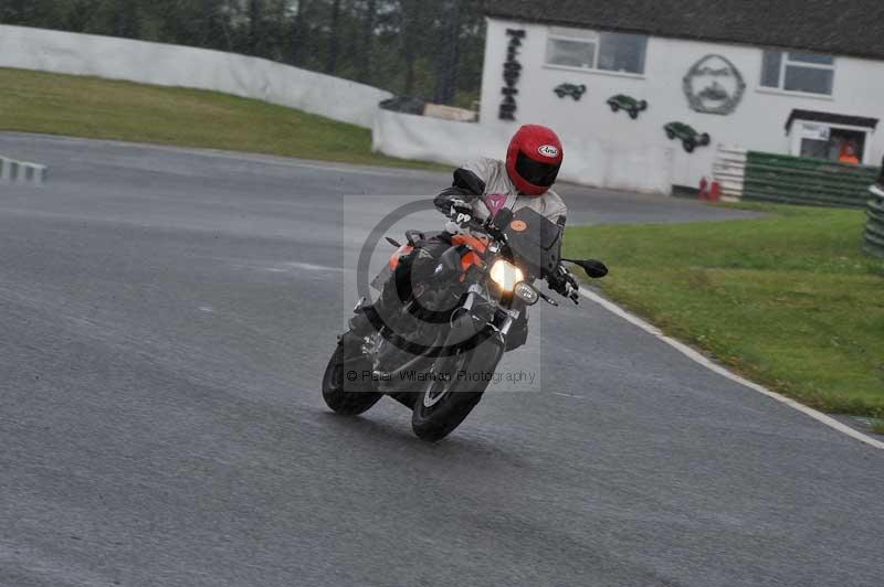 Mallory park Leicestershire;Mallory park photographs;Motorcycle action photographs;classic bikes;event digital images;eventdigitalimages;mallory park;no limits trackday;peter wileman photography;vintage bikes;vintage motorcycles;vmcc festival 1000 bikes