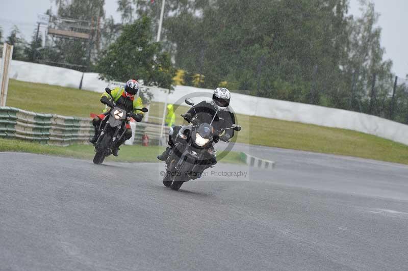 Mallory park Leicestershire;Mallory park photographs;Motorcycle action photographs;classic bikes;event digital images;eventdigitalimages;mallory park;no limits trackday;peter wileman photography;vintage bikes;vintage motorcycles;vmcc festival 1000 bikes