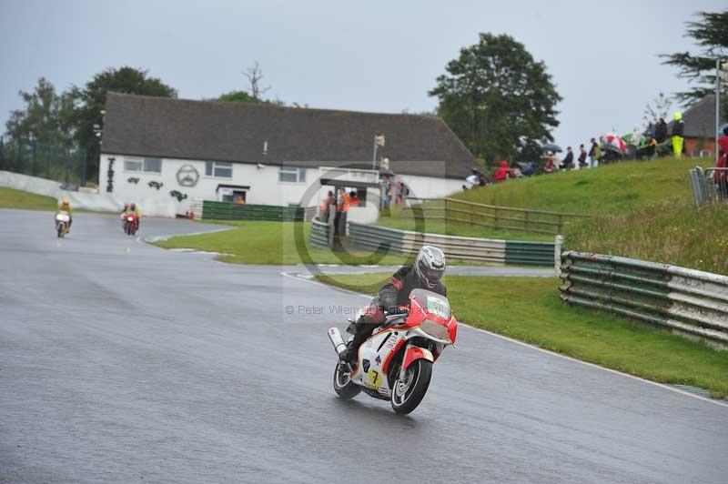 Mallory park Leicestershire;Mallory park photographs;Motorcycle action photographs;classic bikes;event digital images;eventdigitalimages;mallory park;no limits trackday;peter wileman photography;vintage bikes;vintage motorcycles;vmcc festival 1000 bikes