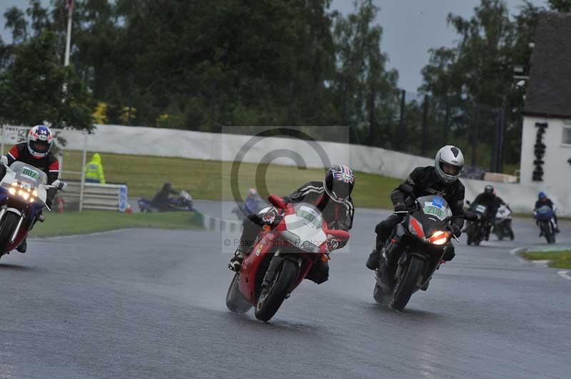 Mallory park Leicestershire;Mallory park photographs;Motorcycle action photographs;classic bikes;event digital images;eventdigitalimages;mallory park;no limits trackday;peter wileman photography;vintage bikes;vintage motorcycles;vmcc festival 1000 bikes