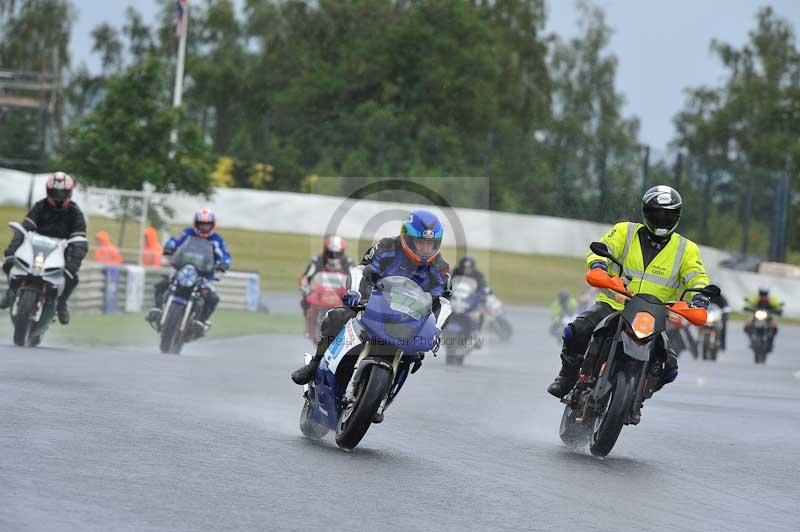 Mallory park Leicestershire;Mallory park photographs;Motorcycle action photographs;classic bikes;event digital images;eventdigitalimages;mallory park;no limits trackday;peter wileman photography;vintage bikes;vintage motorcycles;vmcc festival 1000 bikes