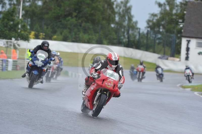 Mallory park Leicestershire;Mallory park photographs;Motorcycle action photographs;classic bikes;event digital images;eventdigitalimages;mallory park;no limits trackday;peter wileman photography;vintage bikes;vintage motorcycles;vmcc festival 1000 bikes