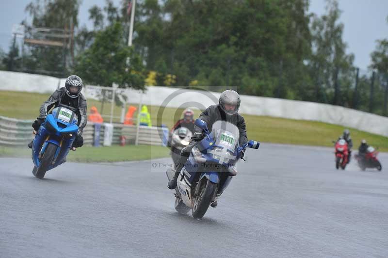 Mallory park Leicestershire;Mallory park photographs;Motorcycle action photographs;classic bikes;event digital images;eventdigitalimages;mallory park;no limits trackday;peter wileman photography;vintage bikes;vintage motorcycles;vmcc festival 1000 bikes