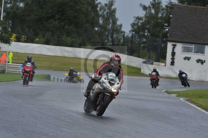 Mallory park Leicestershire;Mallory park photographs;Motorcycle action photographs;classic bikes;event digital images;eventdigitalimages;mallory park;no limits trackday;peter wileman photography;vintage bikes;vintage motorcycles;vmcc festival 1000 bikes