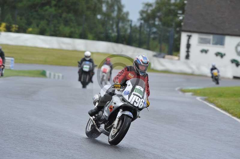 Mallory park Leicestershire;Mallory park photographs;Motorcycle action photographs;classic bikes;event digital images;eventdigitalimages;mallory park;no limits trackday;peter wileman photography;vintage bikes;vintage motorcycles;vmcc festival 1000 bikes