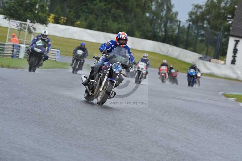 Mallory park Leicestershire;Mallory park photographs;Motorcycle action photographs;classic bikes;event digital images;eventdigitalimages;mallory park;no limits trackday;peter wileman photography;vintage bikes;vintage motorcycles;vmcc festival 1000 bikes