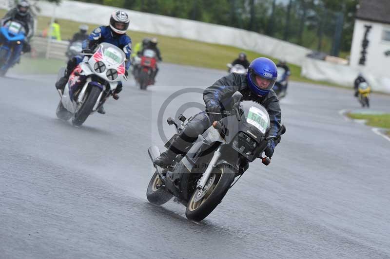 Mallory park Leicestershire;Mallory park photographs;Motorcycle action photographs;classic bikes;event digital images;eventdigitalimages;mallory park;no limits trackday;peter wileman photography;vintage bikes;vintage motorcycles;vmcc festival 1000 bikes