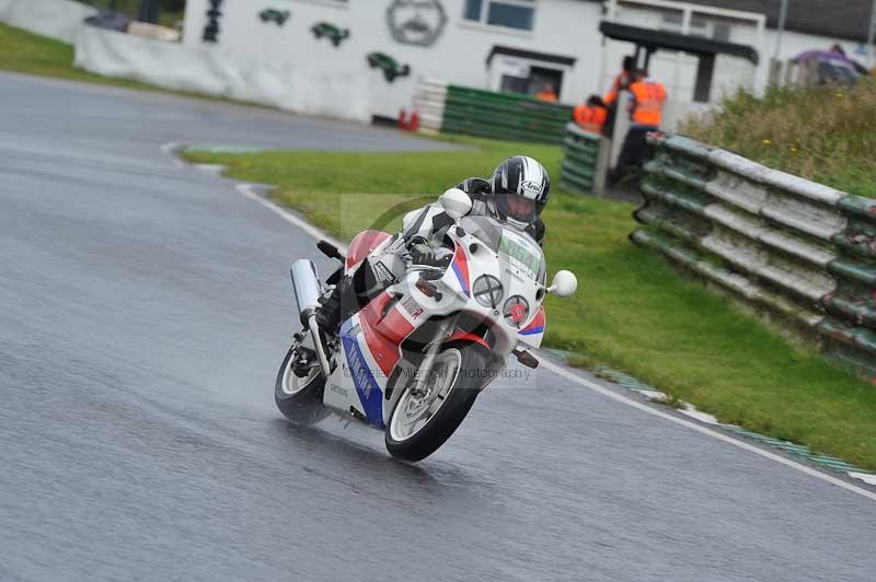 Mallory park Leicestershire;Mallory park photographs;Motorcycle action photographs;classic bikes;event digital images;eventdigitalimages;mallory park;no limits trackday;peter wileman photography;vintage bikes;vintage motorcycles;vmcc festival 1000 bikes