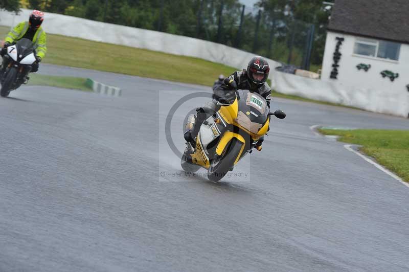 Mallory park Leicestershire;Mallory park photographs;Motorcycle action photographs;classic bikes;event digital images;eventdigitalimages;mallory park;no limits trackday;peter wileman photography;vintage bikes;vintage motorcycles;vmcc festival 1000 bikes