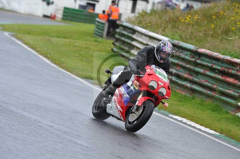 Mallory park Leicestershire;Mallory park photographs;Motorcycle action photographs;classic bikes;event digital images;eventdigitalimages;mallory park;no limits trackday;peter wileman photography;vintage bikes;vintage motorcycles;vmcc festival 1000 bikes