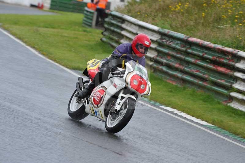 Mallory park Leicestershire;Mallory park photographs;Motorcycle action photographs;classic bikes;event digital images;eventdigitalimages;mallory park;no limits trackday;peter wileman photography;vintage bikes;vintage motorcycles;vmcc festival 1000 bikes