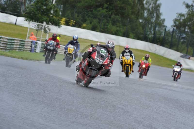 Mallory park Leicestershire;Mallory park photographs;Motorcycle action photographs;classic bikes;event digital images;eventdigitalimages;mallory park;no limits trackday;peter wileman photography;vintage bikes;vintage motorcycles;vmcc festival 1000 bikes