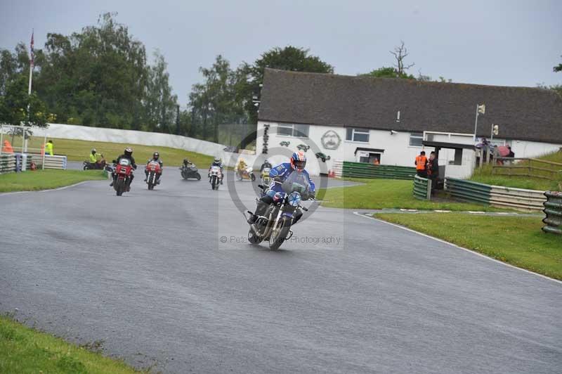 Mallory park Leicestershire;Mallory park photographs;Motorcycle action photographs;classic bikes;event digital images;eventdigitalimages;mallory park;no limits trackday;peter wileman photography;vintage bikes;vintage motorcycles;vmcc festival 1000 bikes