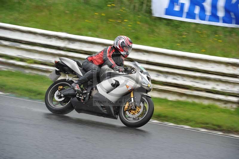 Mallory park Leicestershire;Mallory park photographs;Motorcycle action photographs;classic bikes;event digital images;eventdigitalimages;mallory park;no limits trackday;peter wileman photography;vintage bikes;vintage motorcycles;vmcc festival 1000 bikes