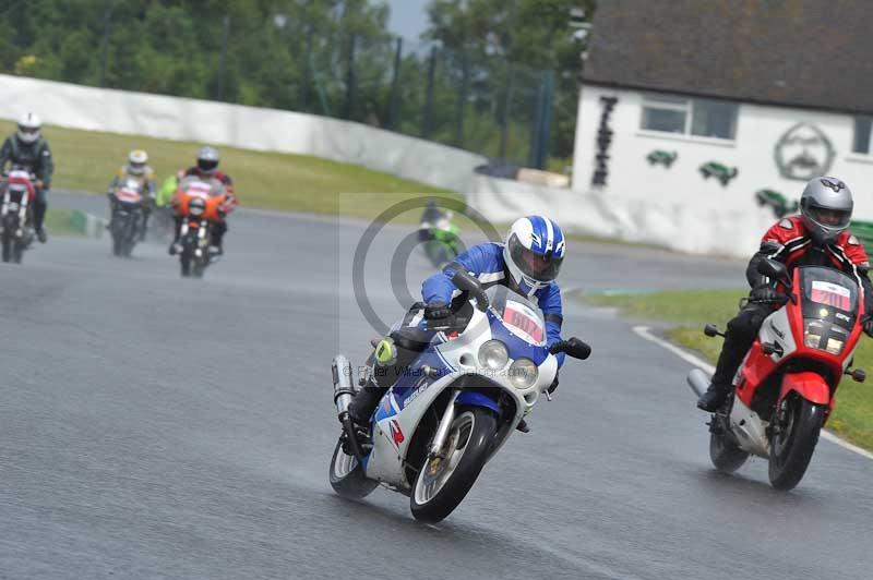 Mallory park Leicestershire;Mallory park photographs;Motorcycle action photographs;classic bikes;event digital images;eventdigitalimages;mallory park;no limits trackday;peter wileman photography;vintage bikes;vintage motorcycles;vmcc festival 1000 bikes