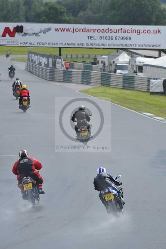 Mallory park Leicestershire;Mallory park photographs;Motorcycle action photographs;classic bikes;event digital images;eventdigitalimages;mallory park;no limits trackday;peter wileman photography;vintage bikes;vintage motorcycles;vmcc festival 1000 bikes