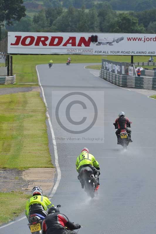 Mallory park Leicestershire;Mallory park photographs;Motorcycle action photographs;classic bikes;event digital images;eventdigitalimages;mallory park;no limits trackday;peter wileman photography;vintage bikes;vintage motorcycles;vmcc festival 1000 bikes