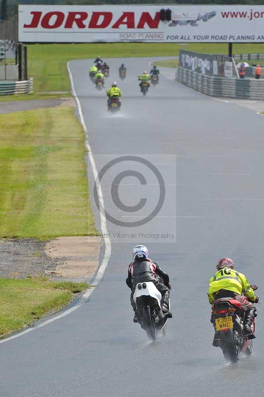 Mallory park Leicestershire;Mallory park photographs;Motorcycle action photographs;classic bikes;event digital images;eventdigitalimages;mallory park;no limits trackday;peter wileman photography;vintage bikes;vintage motorcycles;vmcc festival 1000 bikes