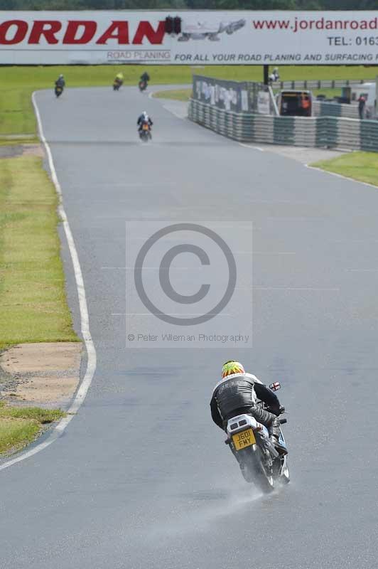 Mallory park Leicestershire;Mallory park photographs;Motorcycle action photographs;classic bikes;event digital images;eventdigitalimages;mallory park;no limits trackday;peter wileman photography;vintage bikes;vintage motorcycles;vmcc festival 1000 bikes