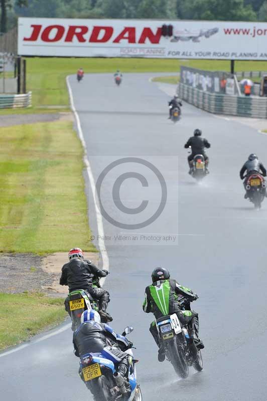 Mallory park Leicestershire;Mallory park photographs;Motorcycle action photographs;classic bikes;event digital images;eventdigitalimages;mallory park;no limits trackday;peter wileman photography;vintage bikes;vintage motorcycles;vmcc festival 1000 bikes