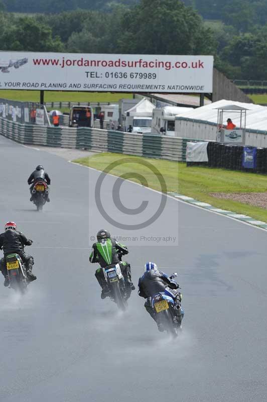 Mallory park Leicestershire;Mallory park photographs;Motorcycle action photographs;classic bikes;event digital images;eventdigitalimages;mallory park;no limits trackday;peter wileman photography;vintage bikes;vintage motorcycles;vmcc festival 1000 bikes