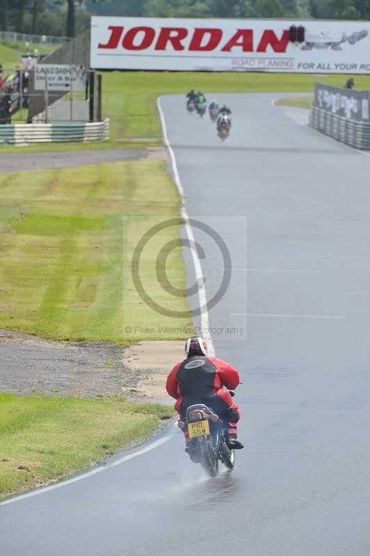 Mallory park Leicestershire;Mallory park photographs;Motorcycle action photographs;classic bikes;event digital images;eventdigitalimages;mallory park;no limits trackday;peter wileman photography;vintage bikes;vintage motorcycles;vmcc festival 1000 bikes