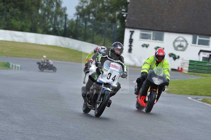 Mallory park Leicestershire;Mallory park photographs;Motorcycle action photographs;classic bikes;event digital images;eventdigitalimages;mallory park;no limits trackday;peter wileman photography;vintage bikes;vintage motorcycles;vmcc festival 1000 bikes