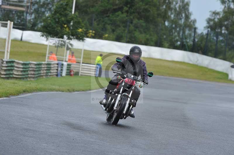 Mallory park Leicestershire;Mallory park photographs;Motorcycle action photographs;classic bikes;event digital images;eventdigitalimages;mallory park;no limits trackday;peter wileman photography;vintage bikes;vintage motorcycles;vmcc festival 1000 bikes