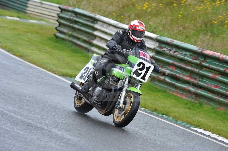 Mallory park Leicestershire;Mallory park photographs;Motorcycle action photographs;classic bikes;event digital images;eventdigitalimages;mallory park;no limits trackday;peter wileman photography;vintage bikes;vintage motorcycles;vmcc festival 1000 bikes