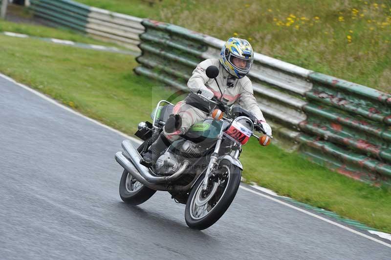 Mallory park Leicestershire;Mallory park photographs;Motorcycle action photographs;classic bikes;event digital images;eventdigitalimages;mallory park;no limits trackday;peter wileman photography;vintage bikes;vintage motorcycles;vmcc festival 1000 bikes