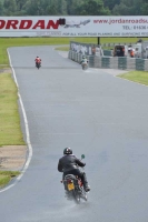 Mallory-park-Leicestershire;Mallory-park-photographs;Motorcycle-action-photographs;classic-bikes;event-digital-images;eventdigitalimages;mallory-park;no-limits-trackday;peter-wileman-photography;vintage-bikes;vintage-motorcycles;vmcc-festival-1000-bikes