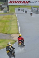 Mallory-park-Leicestershire;Mallory-park-photographs;Motorcycle-action-photographs;classic-bikes;event-digital-images;eventdigitalimages;mallory-park;no-limits-trackday;peter-wileman-photography;vintage-bikes;vintage-motorcycles;vmcc-festival-1000-bikes