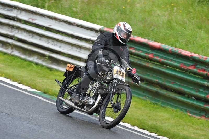 Mallory park Leicestershire;Mallory park photographs;Motorcycle action photographs;classic bikes;event digital images;eventdigitalimages;mallory park;no limits trackday;peter wileman photography;vintage bikes;vintage motorcycles;vmcc festival 1000 bikes