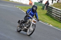 Mallory-park-Leicestershire;Mallory-park-photographs;Motorcycle-action-photographs;classic-bikes;event-digital-images;eventdigitalimages;mallory-park;no-limits-trackday;peter-wileman-photography;vintage-bikes;vintage-motorcycles;vmcc-festival-1000-bikes