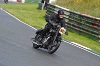 Mallory-park-Leicestershire;Mallory-park-photographs;Motorcycle-action-photographs;classic-bikes;event-digital-images;eventdigitalimages;mallory-park;no-limits-trackday;peter-wileman-photography;vintage-bikes;vintage-motorcycles;vmcc-festival-1000-bikes