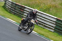 Mallory-park-Leicestershire;Mallory-park-photographs;Motorcycle-action-photographs;classic-bikes;event-digital-images;eventdigitalimages;mallory-park;no-limits-trackday;peter-wileman-photography;vintage-bikes;vintage-motorcycles;vmcc-festival-1000-bikes