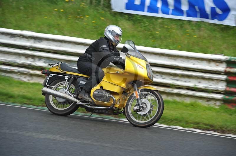 Mallory park Leicestershire;Mallory park photographs;Motorcycle action photographs;classic bikes;event digital images;eventdigitalimages;mallory park;no limits trackday;peter wileman photography;vintage bikes;vintage motorcycles;vmcc festival 1000 bikes