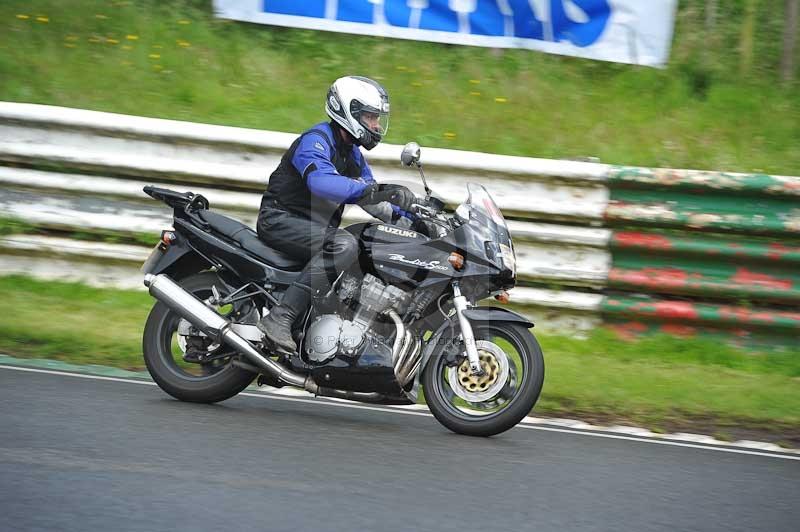 Mallory park Leicestershire;Mallory park photographs;Motorcycle action photographs;classic bikes;event digital images;eventdigitalimages;mallory park;no limits trackday;peter wileman photography;vintage bikes;vintage motorcycles;vmcc festival 1000 bikes