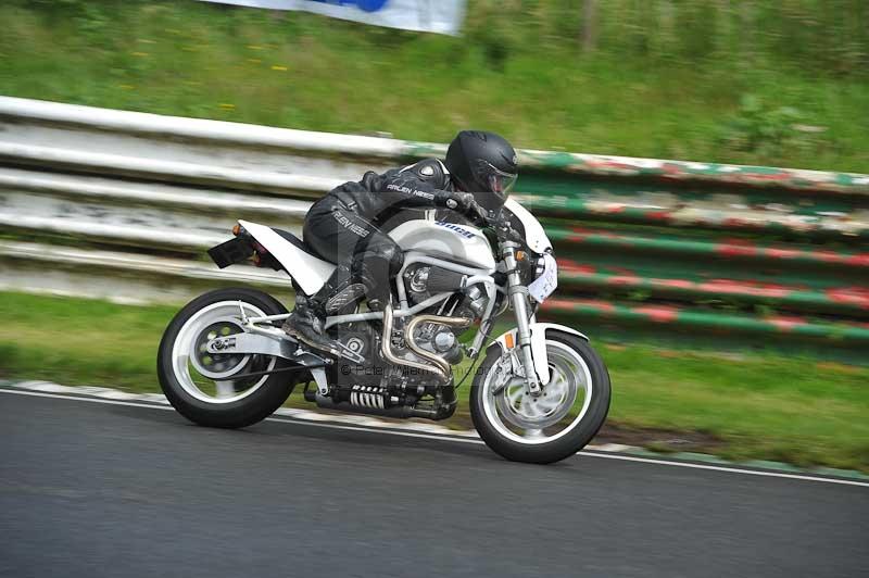 Mallory park Leicestershire;Mallory park photographs;Motorcycle action photographs;classic bikes;event digital images;eventdigitalimages;mallory park;no limits trackday;peter wileman photography;vintage bikes;vintage motorcycles;vmcc festival 1000 bikes