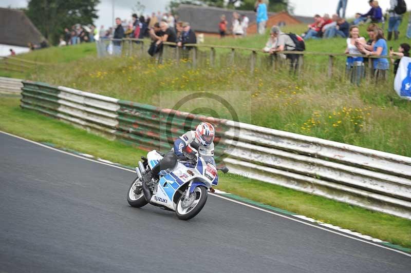 Mallory park Leicestershire;Mallory park photographs;Motorcycle action photographs;classic bikes;event digital images;eventdigitalimages;mallory park;no limits trackday;peter wileman photography;vintage bikes;vintage motorcycles;vmcc festival 1000 bikes