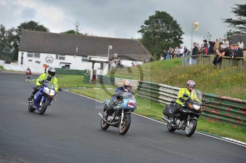 Mallory park Leicestershire;Mallory park photographs;Motorcycle action photographs;classic bikes;event digital images;eventdigitalimages;mallory park;no limits trackday;peter wileman photography;vintage bikes;vintage motorcycles;vmcc festival 1000 bikes