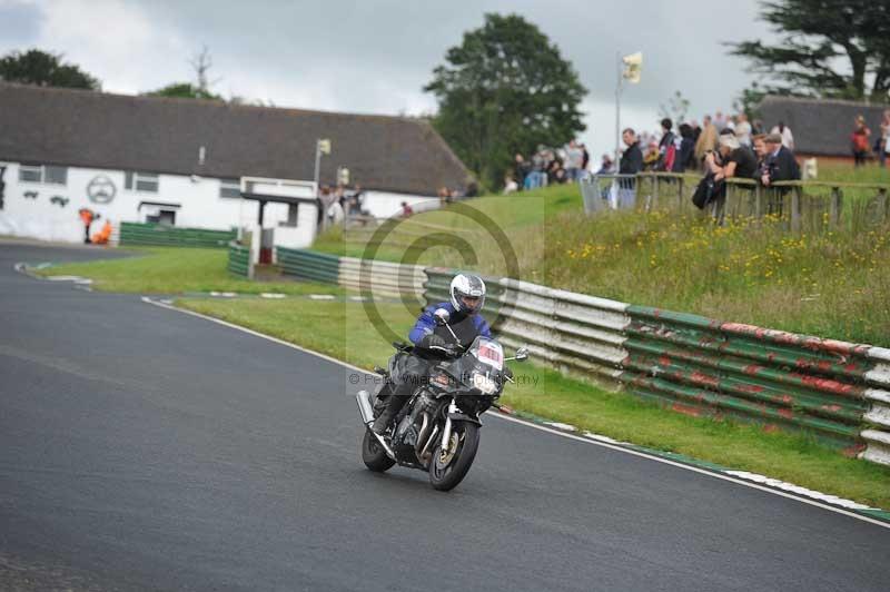 Mallory park Leicestershire;Mallory park photographs;Motorcycle action photographs;classic bikes;event digital images;eventdigitalimages;mallory park;no limits trackday;peter wileman photography;vintage bikes;vintage motorcycles;vmcc festival 1000 bikes