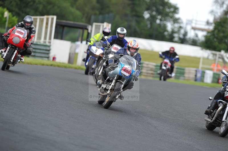 Mallory park Leicestershire;Mallory park photographs;Motorcycle action photographs;classic bikes;event digital images;eventdigitalimages;mallory park;no limits trackday;peter wileman photography;vintage bikes;vintage motorcycles;vmcc festival 1000 bikes