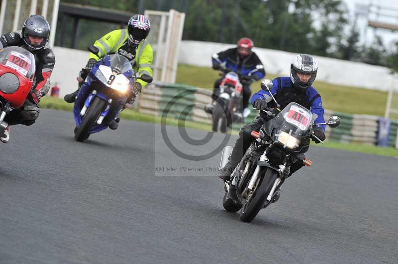 Mallory park Leicestershire;Mallory park photographs;Motorcycle action photographs;classic bikes;event digital images;eventdigitalimages;mallory park;no limits trackday;peter wileman photography;vintage bikes;vintage motorcycles;vmcc festival 1000 bikes