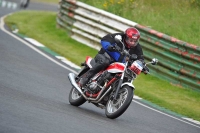 Mallory-park-Leicestershire;Mallory-park-photographs;Motorcycle-action-photographs;classic-bikes;event-digital-images;eventdigitalimages;mallory-park;no-limits-trackday;peter-wileman-photography;vintage-bikes;vintage-motorcycles;vmcc-festival-1000-bikes