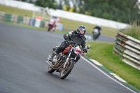 Mallory-park-Leicestershire;Mallory-park-photographs;Motorcycle-action-photographs;classic-bikes;event-digital-images;eventdigitalimages;mallory-park;no-limits-trackday;peter-wileman-photography;vintage-bikes;vintage-motorcycles;vmcc-festival-1000-bikes